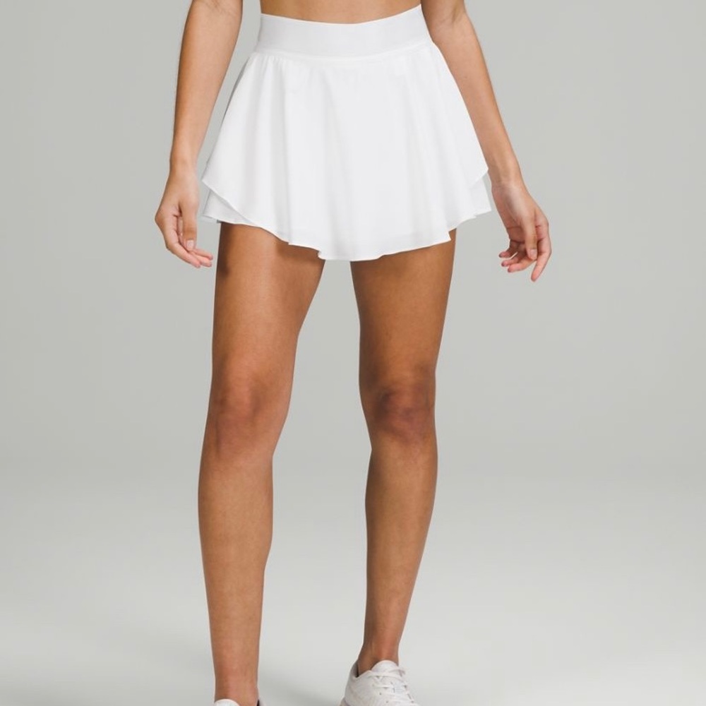 Lululemon Court Rival HR Skirt Size: 4